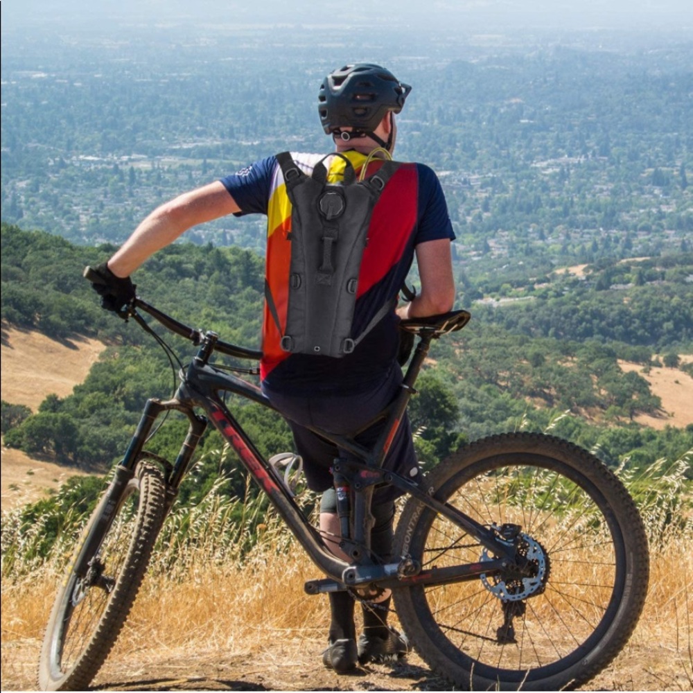 Hydration Pack Backpack With 3l Bladder - image 3